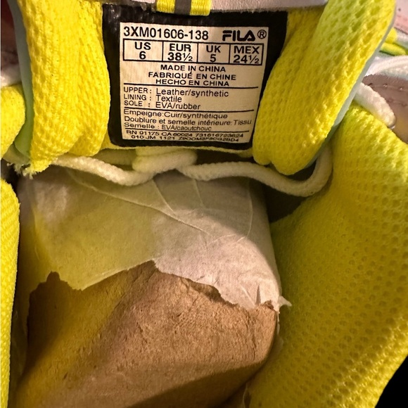 New, Fila Disruptor II Premium (Big Kid) White/Safety Yellow/Blue, Size 6 - Picture 9 of 14